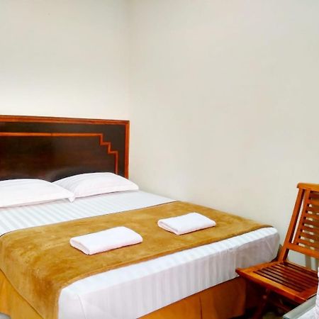 Hotel Keluarga Djagalan Raya Surabaja Zewnętrze zdjęcie