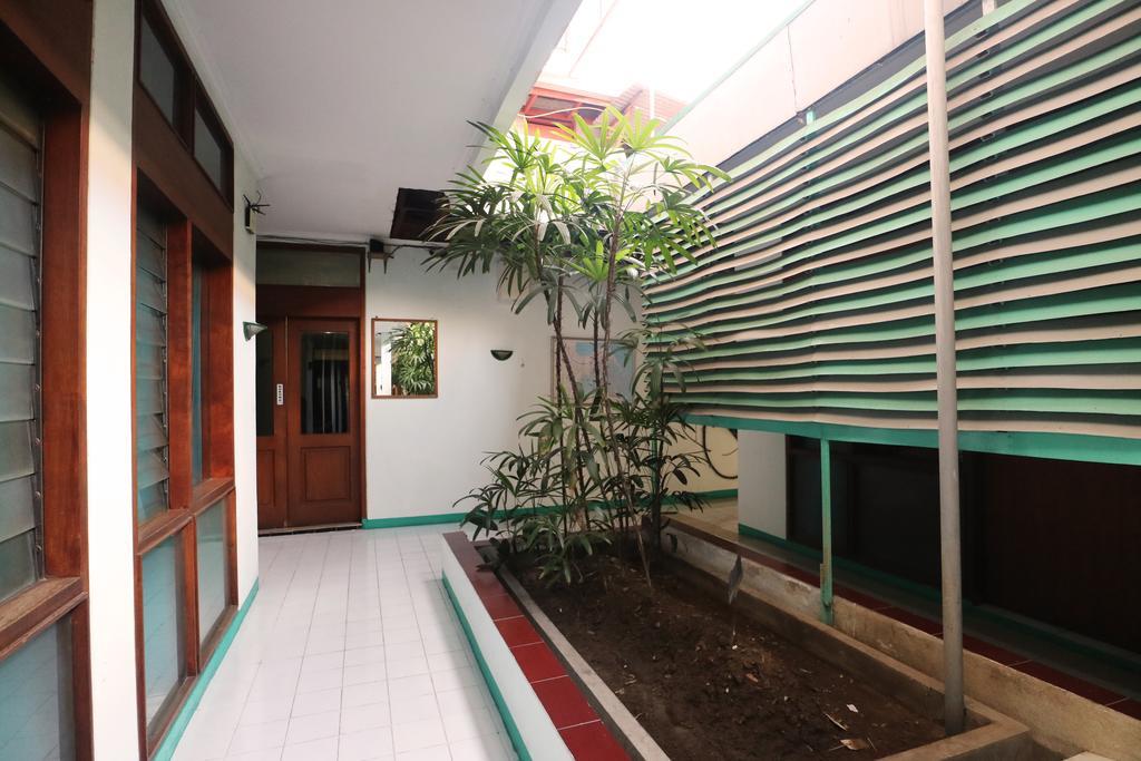 Hotel Keluarga Djagalan Raya Surabaja Zewnętrze zdjęcie