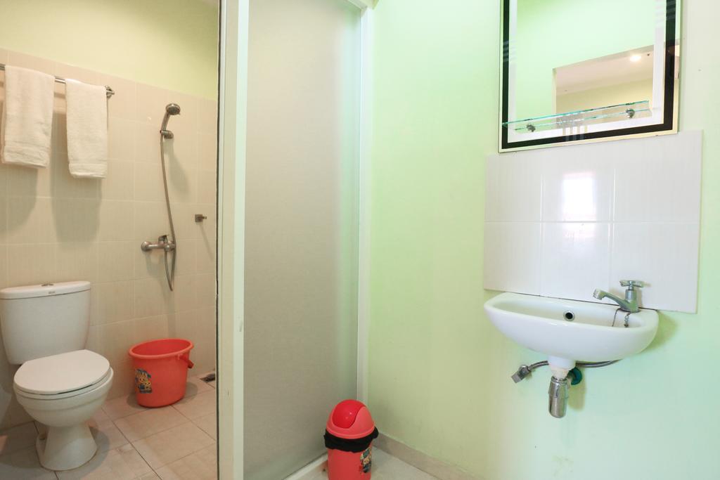 Hotel Keluarga Djagalan Raya Surabaja Zewnętrze zdjęcie