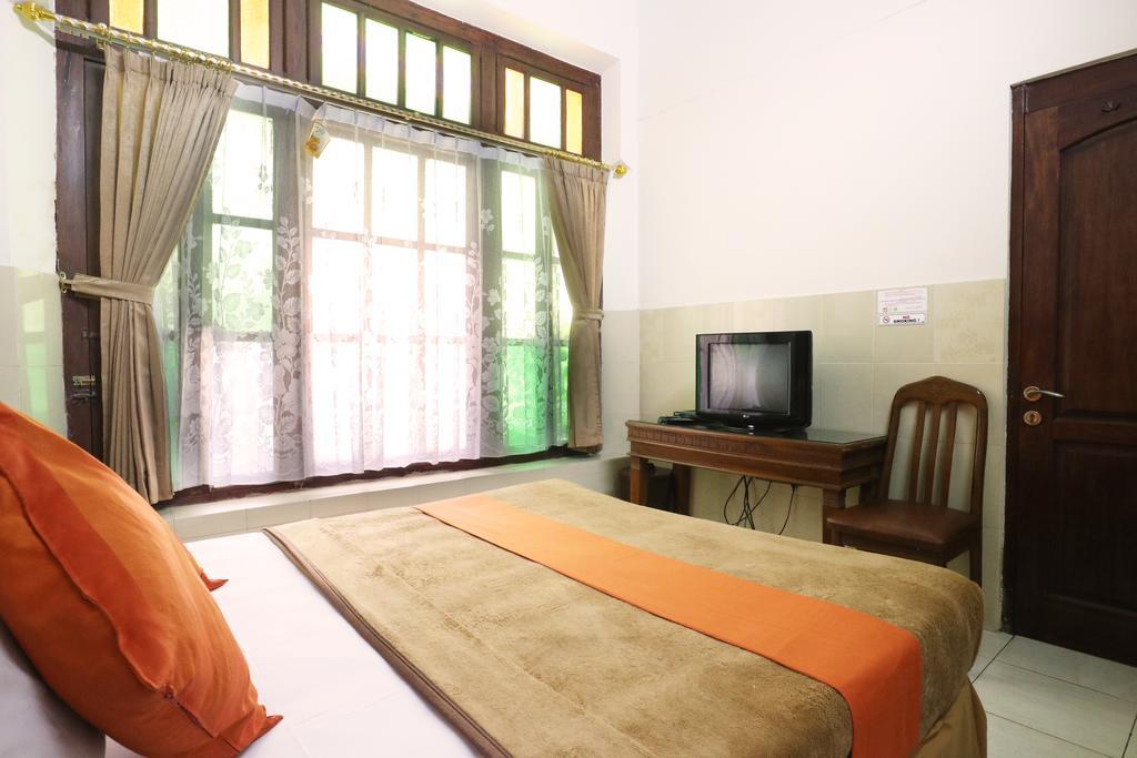 Hotel Keluarga Djagalan Raya Surabaja Zewnętrze zdjęcie