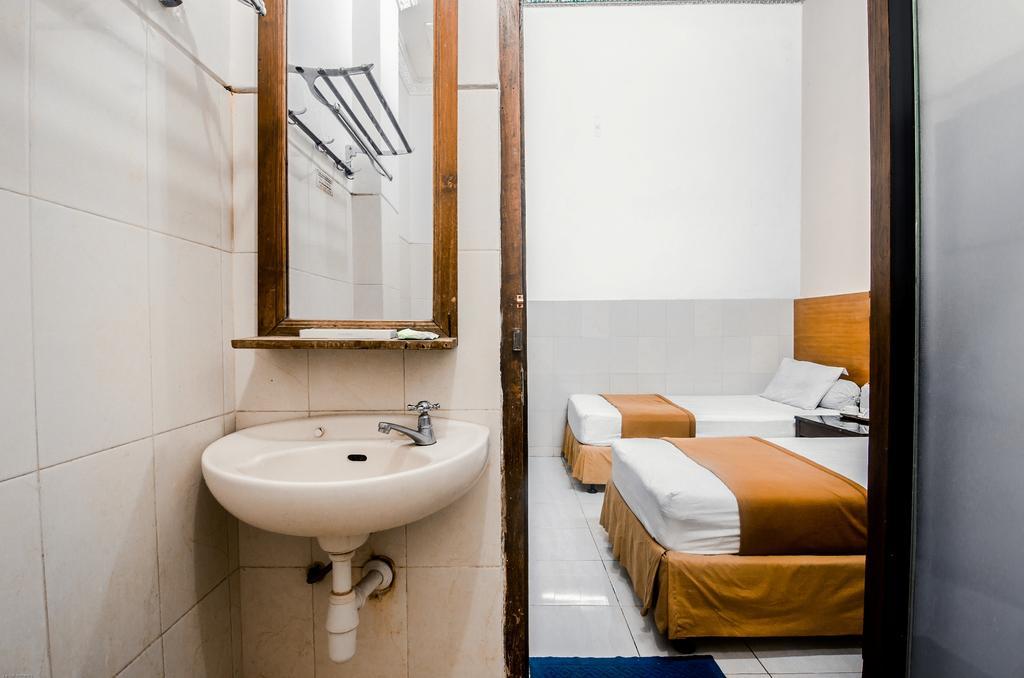 Hotel Keluarga Djagalan Raya Surabaja Zewnętrze zdjęcie