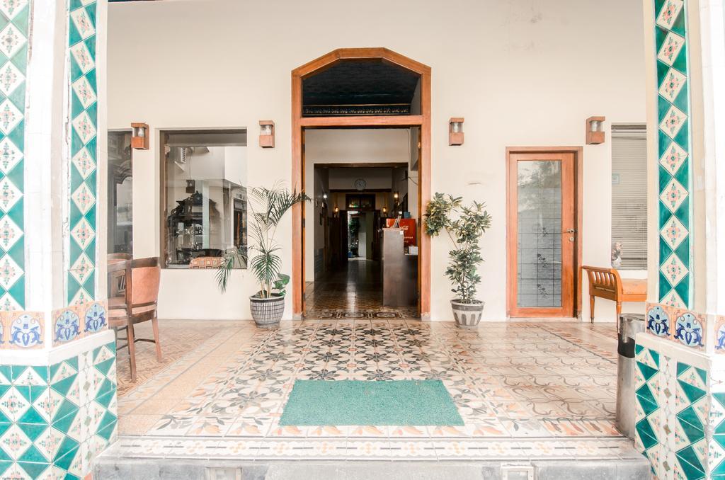 Hotel Keluarga Djagalan Raya Surabaja Zewnętrze zdjęcie