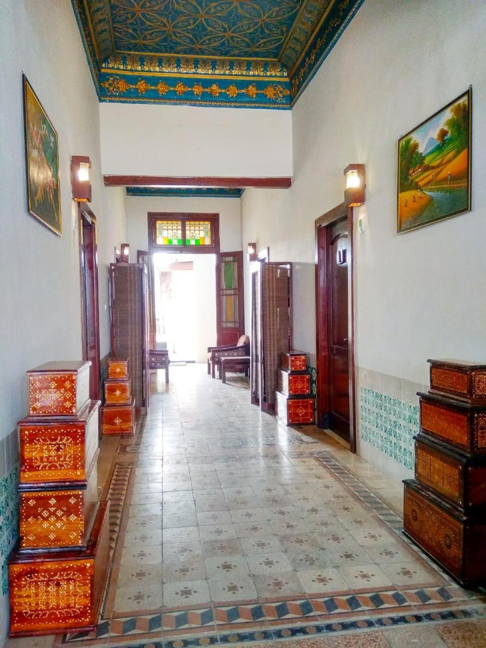 Hotel Keluarga Djagalan Raya Surabaja Zewnętrze zdjęcie