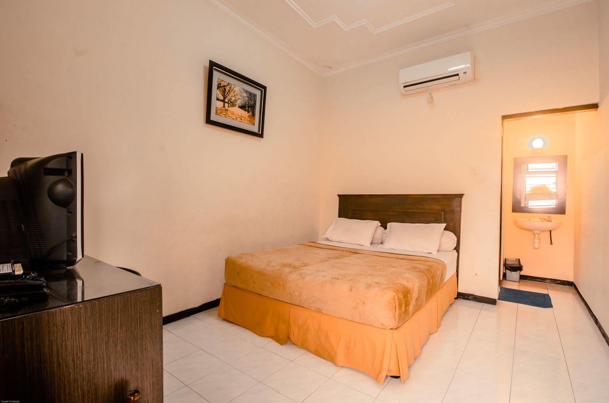 Hotel Keluarga Djagalan Raya Surabaja Zewnętrze zdjęcie