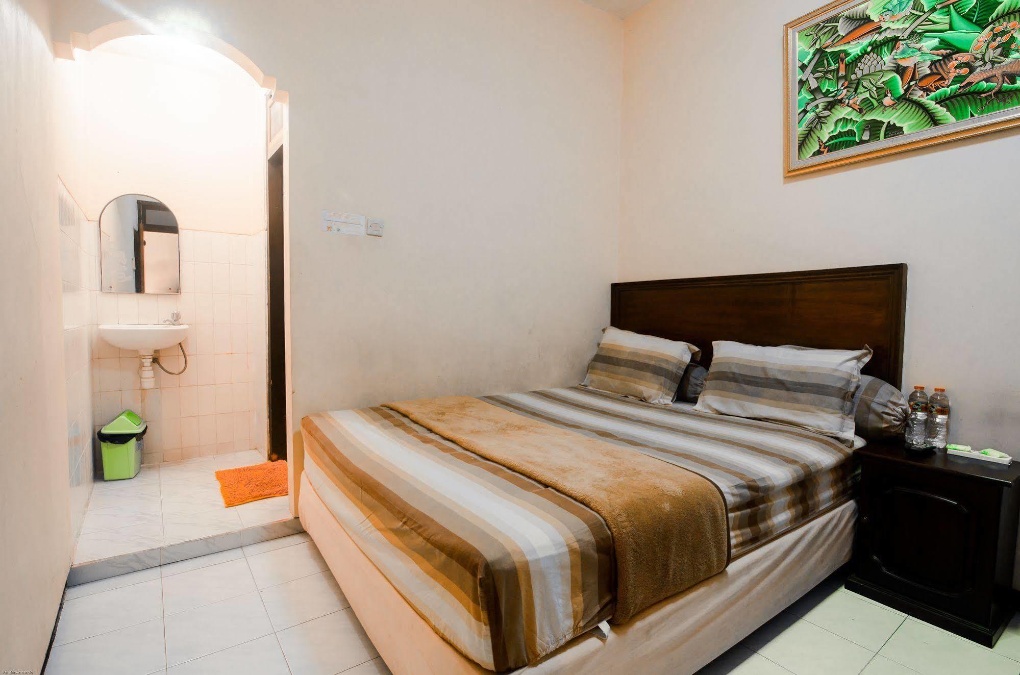 Hotel Keluarga Djagalan Raya Surabaja Zewnętrze zdjęcie