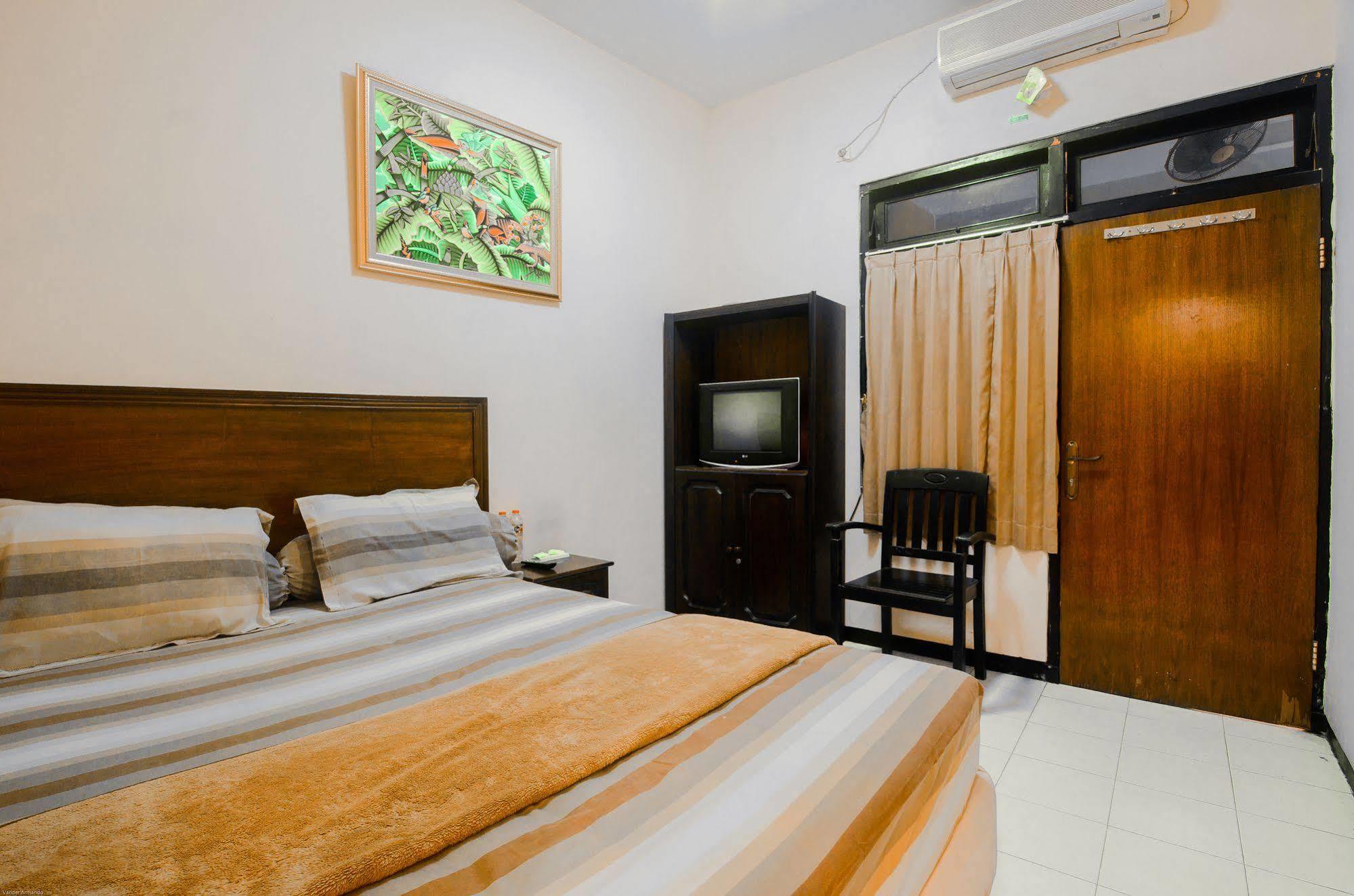 Hotel Keluarga Djagalan Raya Surabaja Zewnętrze zdjęcie
