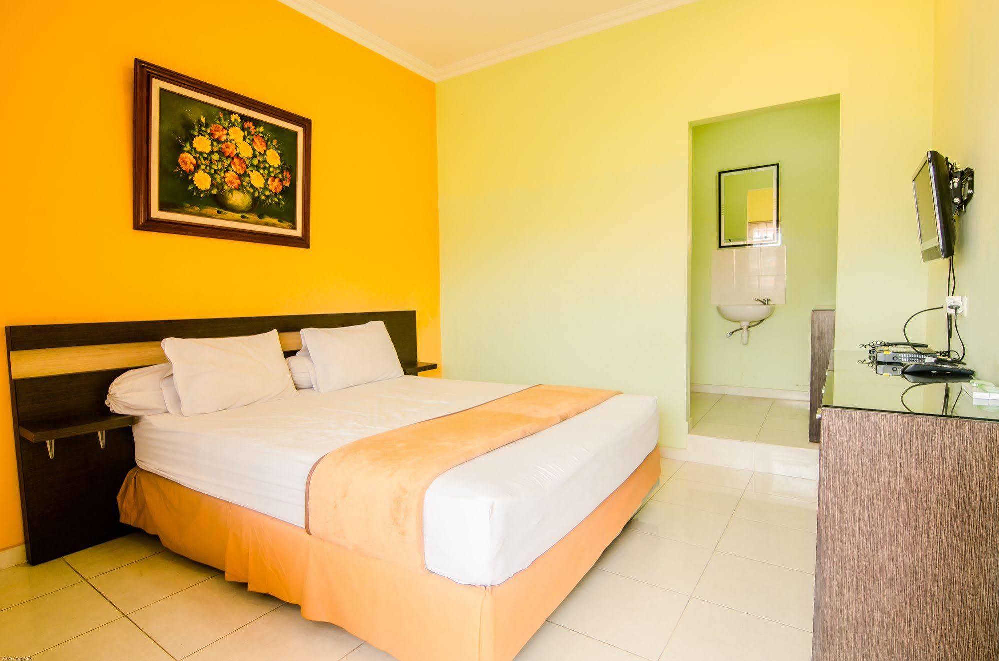 Hotel Keluarga Djagalan Raya Surabaja Zewnętrze zdjęcie