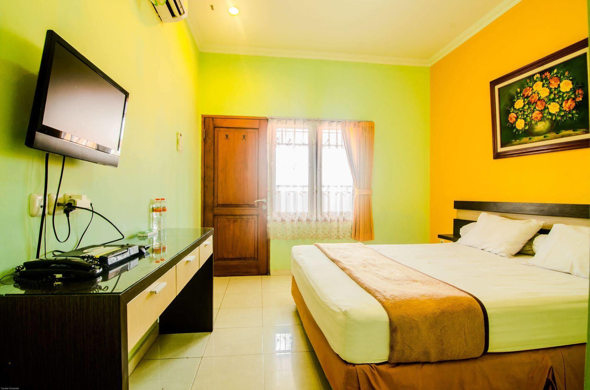 Hotel Keluarga Djagalan Raya Surabaja Zewnętrze zdjęcie