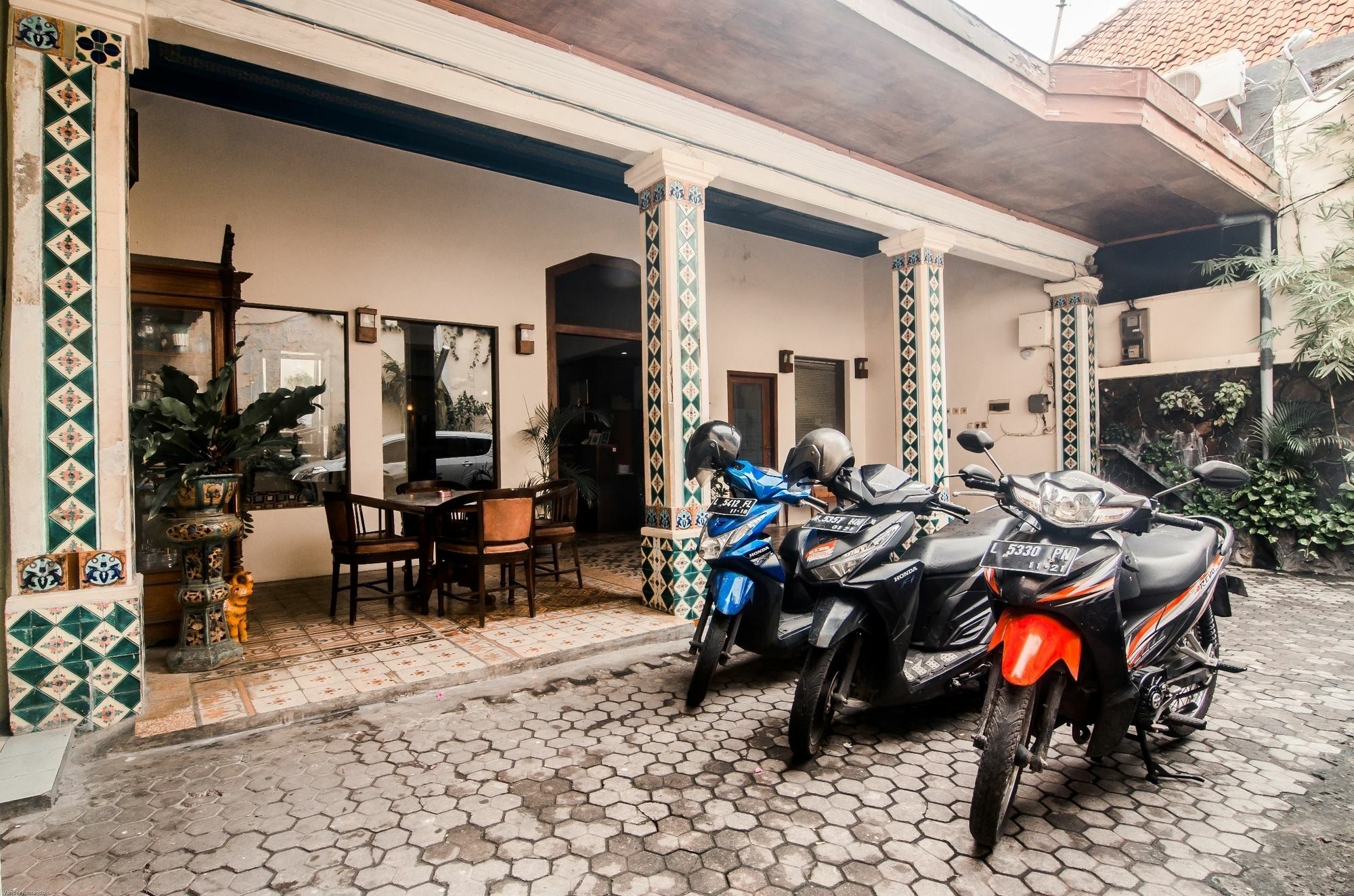 Hotel Keluarga Djagalan Raya Surabaja Zewnętrze zdjęcie